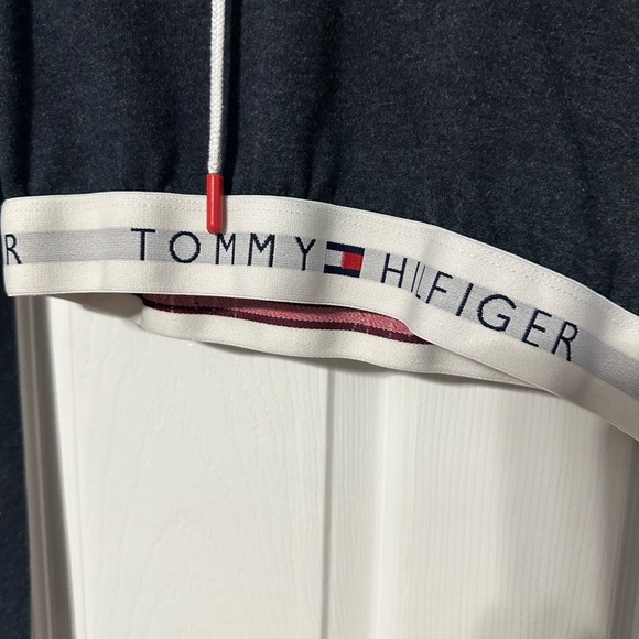 Tommy Hilfiger Women's Cropped Hoodie - Picture 4 of 15